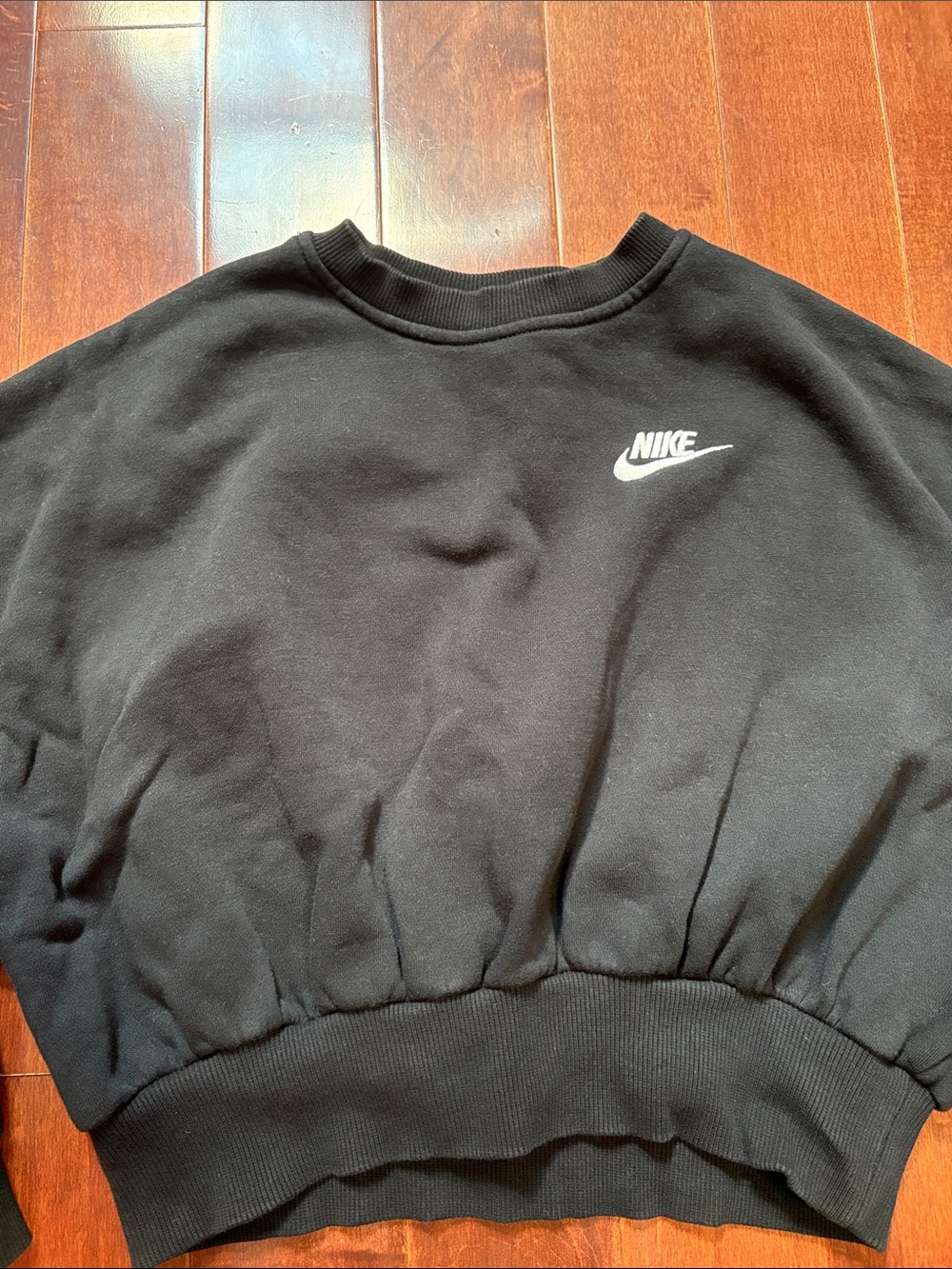 Nike Black Cropped Crew Sweatshirt with White Logo Size Small - Picture 2 of 4